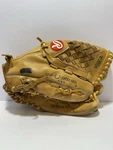 Rawlings Fastback Model 12" Leather Fernando Valenzuela OR723 Rht Baseball Glove. Fixed Price $32.00.