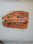 Baseball Glove Wilson A2654 Tom Glavine Signature Edition Right Hand Throw. Fixed Price $22.87.