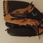 Louisville Slugger Genesis 1884 GENB1200 12" Leather Baseball Softball Glove. Fixed Price $16.52.