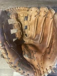 Louisville Slugger Supper Daddy LSG8 Softball Glove 12. Fixed Price $14.95.