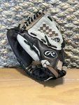 Rawlings Playmaker Series Model 10 1/2 Right Handed Glove ECBL5. Fixed Price $18.68.