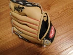 Nice Rawlings Youth Baseball T-ball Glove Rht Mitt WPL10CBSG. Fixed Price $10.00.