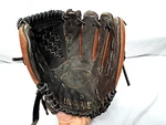 Louisville Slugger FP1100P Fastpitch 11" Rht Glove Black Professional Pattern. Fixed Price $22.00.