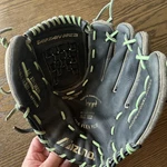 Mizuno MZ122 Professional Model Baseball Glove Super Flex Full Grain Leather Rht. Fixed Price $25.00.