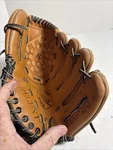 Regent Junior Pro Series Rht 11 Youth Baseball Glove 07330. Fixed Price $8.00.