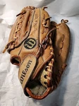 Vintage Wilson The A3000 Dual Hinge Glove Softball Baseball Mitt Rht. Fixed Price $49.00.
