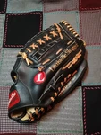 Louisville Slugger HBG9BT 13.5 Baseball Glove Rht Bruise-gard Softballer. Fixed Price $25.00.