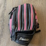 Franklin 22363 10.5" Youth Right Hand Baseball Glove Pink/black Shok Zorb. Fixed Price $15.00.