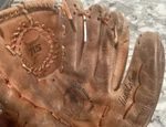 Mac Gregor Hank Aaron Baseball Glove Mitt 715T Home Run King Right Hand Throw. Fixed Price $49.99.