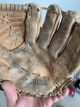 All-star 1960S Curt Simmons Vintage Regent 5128 Baseball Glove Mitt Rht. Fixed Price $20.00.