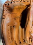 Baseball Glove Rht Mitt 10 Wilson Autograph Model 3146 Jim Catfish Hunter. Fixed Price $16.55.
