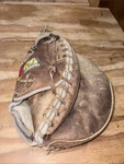 Mizuno MT1060 Rht Catchers Mitt Lite Flex Ez Pocket Stitched Pro Model. Fixed Price $19.99.