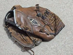 Easton Natural Elite Ne 115OY Baseball Glove- Rht. Fixed Price $19.99.