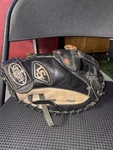 Louisville Xeno Women Genuine Leather Softball Catchers Mitt Right Throw Rht. Fixed Price $89.99.