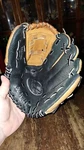 Louisville Slugger Baseball Left Mitt 10.5 Inch-srk 1050. Fixed Price $8.00.