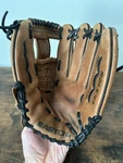 Easton Reflex EKX125 Signed Leather Baseball/softball Glove 1/2 Tan & Black. Fixed Price $25.00.
