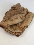 Wilson A2270 Richie Zisk Snap Action Baseball Glove Right Hand Throw Infielder. Fixed Price $12.99.