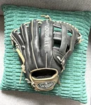Louisville Slugger Flare Baseball Glove 11.75 Rht. Fixed Price $159.99.