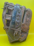 Wilson A2630 Joe Carter 11" Fieldmaster Rht Baseball Glove - Cubs, Blue Jays. Fixed Price $24.99.