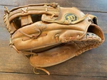 Wilson Baseball Softball Leather Glove/mitt A9812 14" Snap Action Lht. Fixed Price $27.99.