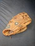 1970'S Spalding 42-5307 Dave Kingman Right-hand Baseball Glove Mitt Chicago Cubs. Fixed Price $39.00.