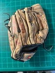 Easton Flex Youth Baseball Glove 10.5 Right Handed ZFX301. Fixed Price $12.50.