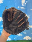 Easton Glove Mitt Leather GR115 11.5 Baseball Softball Rht Right Hand Throw. Fixed Price $14.16.
