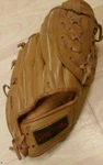 Spalding T-ball Glove Mitt Stadium Series Ez Flex STS24 Rht Throw. Fixed Price $5.60.