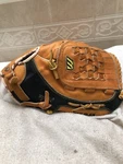 Mizuno MZ-3600S Large Handed 12.75 Baseball Softball Glove Right Throw. Fixed Price $45.00.