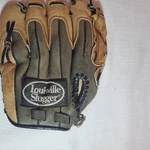 Louisville Slugger Baseball Glove 10.5 Inch SRK1050. Fixed Price $19.95.