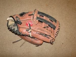 Rawlings 12,5" Glove Rh Thrower Model # RSE17 Nice Light Ink On. Fixed Price $17.99.