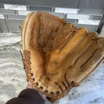 Vintage Mizuno MT-2025 Baseball Glove Lite Flex Rh-thrower Leather Broken. Fixed Price $29.97.