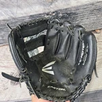 Easton Baseball Glove Kids Rht EKP9500 9.5" Black Camo Right Hand Throw T-ball. Fixed Price $11.96.