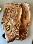 Wilson A2331 George Brett Signature Model Snap Action Baseball Glove Rht 12 Inch. Fixed Price $19.99.