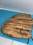 Nike Diamond Series 12.5 Kdr 1253 Right Handed Glove Lht. Fixed Price $17.50.