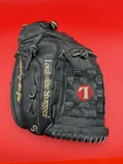 Louisville Slugger Tps 13.5 Softball Glove Leather Rht Outfield Game Ready. Fixed Price $30.00.