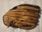 Mizuno Gev 1300 - 13" Glove Rht. Fixed Price $25.00.