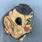 Mizuno Prospect GXC105 Youth Catchers Mitt 32.5 Inch Tan Black Leather Baseball. Fixed Price $39.99.