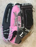Louisville Slugger Diva Series Baseball Fielding Glove Lht DV1100RH Pink. Fixed Price $18.99.