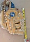 Spalding Brooks Robinson 10.5 Tan Leather Baseball Glove Left Hand Laced Web. Fixed Price $15.80.