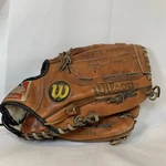 Wilson A2684 12" Right Hand Thrower Dual Hinge Baseball Glove Mlb. Fixed Price $19.00.