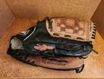 Spalding 18910 12 Inch Glove Cowhide Flex-wedge Lock Down -- Lot 3759. Fixed Price $15.97.