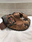 Easton EPS20W Women Very Large Broken In 35 Softball Catchers Mitt Right Thro. Fixed Price $125.00.