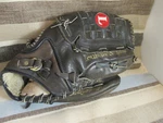 Louisville Slugger Players GTPS-6F 13.25" Baseball Glove Mitt Left Hand Blk. Fixed Price $18.88.