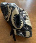 Adidas Baseball Glove Youth Size 10.5 Left Easy Close TS1050SD Excellent Cond. Fixed Price $24.99.