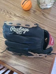 Rawlings R120WB Renegade Youth Baseball Mitt Right Hand Throw. Fixed Price $30.00.