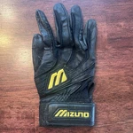 Mizuno Size Batters Glove Right Adult Black. Fixed Price $8.00.