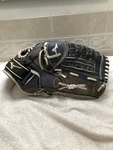 Mizuno GPMP-1401T Women Girls Broken In Softball Glove Right Hand Throw. Fixed Price $65.00.