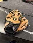 Wilson Crown Web 10.5 Inch Baseball Glove A0462 Dual Hinge Genuine Leather Lht. Fixed Price $5.00.