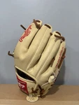 New Rawlings Heart Of The Hide Baseball Glove PROR205-4CT Lht 11 3/4" Camel. Fixed Price $249.99.